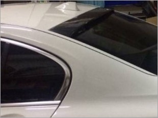 https://www.mycarforum.com/uploads/sgcarstore/data/3/F02 carbon roof spoiler 350_57281_1_crop.jpg